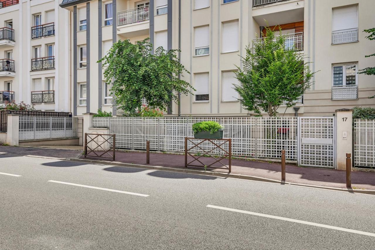 La Vallee-Chatenay Malabry Exterior photo